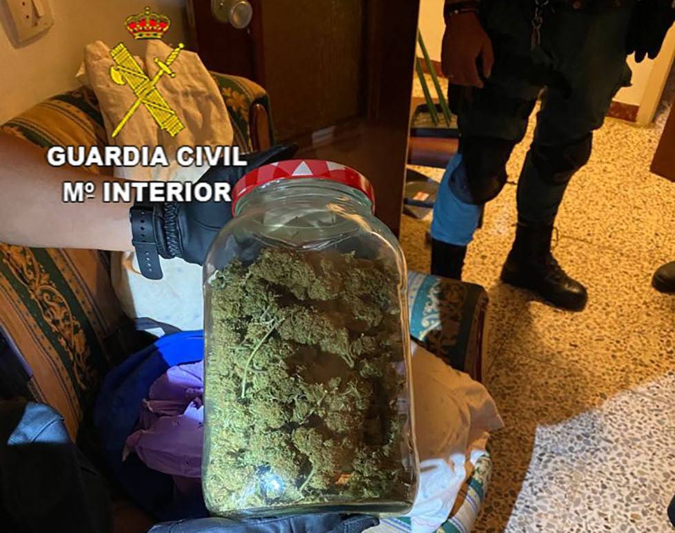 2 hombres detenidos por posible tráfico de drogas (julio 2021) - Cañamero (Cáceres)